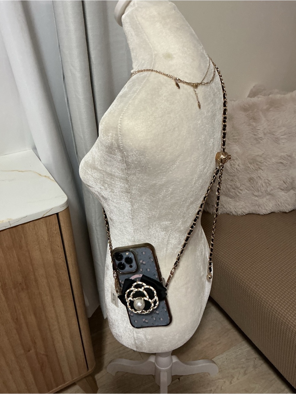 Fashion crossbody cellphone holder